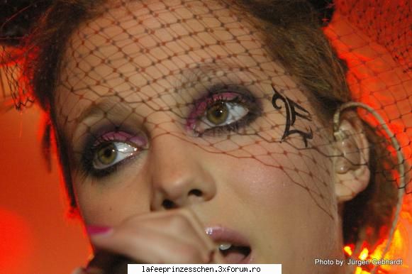 POZE LAFEE - o prinde bine rozul - Galerie